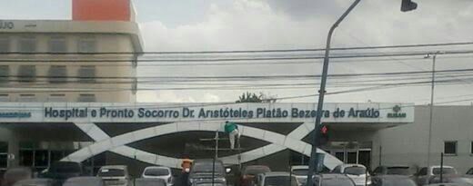 Fachada do Hospital e Pronto-Socorro Dr. Aristóteles Platão Bezerra de Araújo.